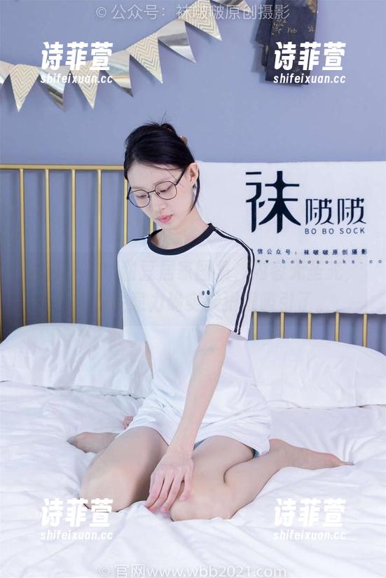 袜啵啵 - 小甜豆居家图集，内容无圣光，但我的注意力确实被狠狠吸引了。