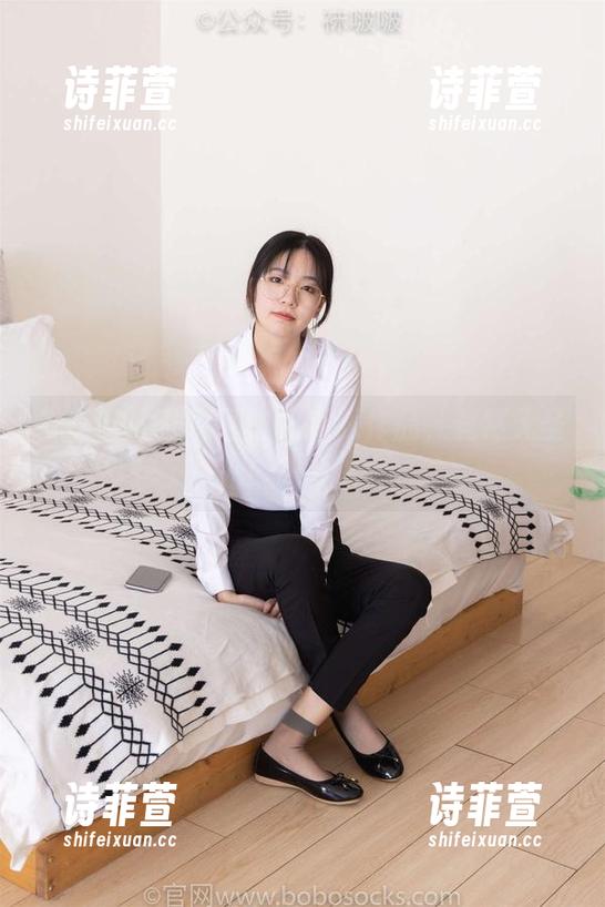 袜啵啵 - 甜甜圈的水手服作品，竟然无圣光！你敢信？