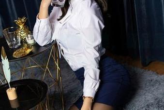 语画界 – 意外的美腿合集，杨晨晨与蕾丝袜，那身影，轻轻松松引起注意。