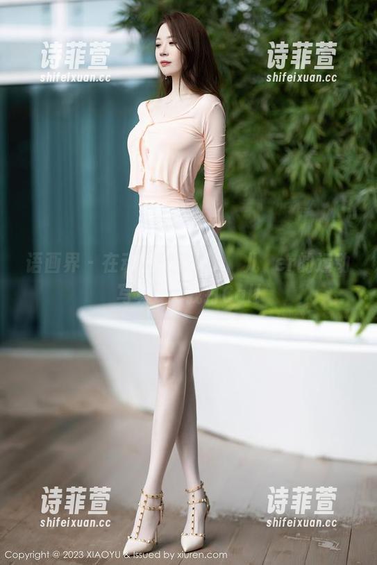 语画界-玥儿玥er 语画界 - 在动与静之间,玥儿玥er的运动写真gie我打Call