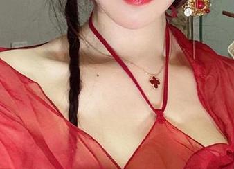 微密圈 – 就是要无圣光：看轩子巨2兔的白色马油袜，不同寻常的圣诞节气息