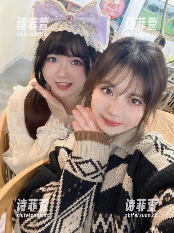 敲个小锣，私房原图中，闪月半的Lolita草莓正朝我挑眉，哇，这是什么操作！