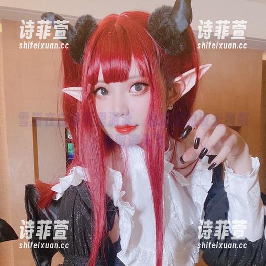雪猫在白衬衫里游泳，私拍里的波光粼粼，美图满天飞！