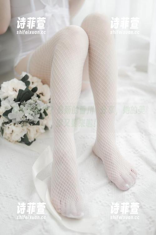 有谁能拒绝？最新的香川澪分享，她的美脚又要来啦！