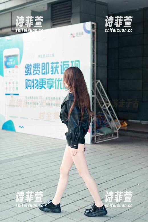 魔镜街拍 魔镜街拍-向红衣白裙致敬,带你游走于古村全集的“美腿时光”